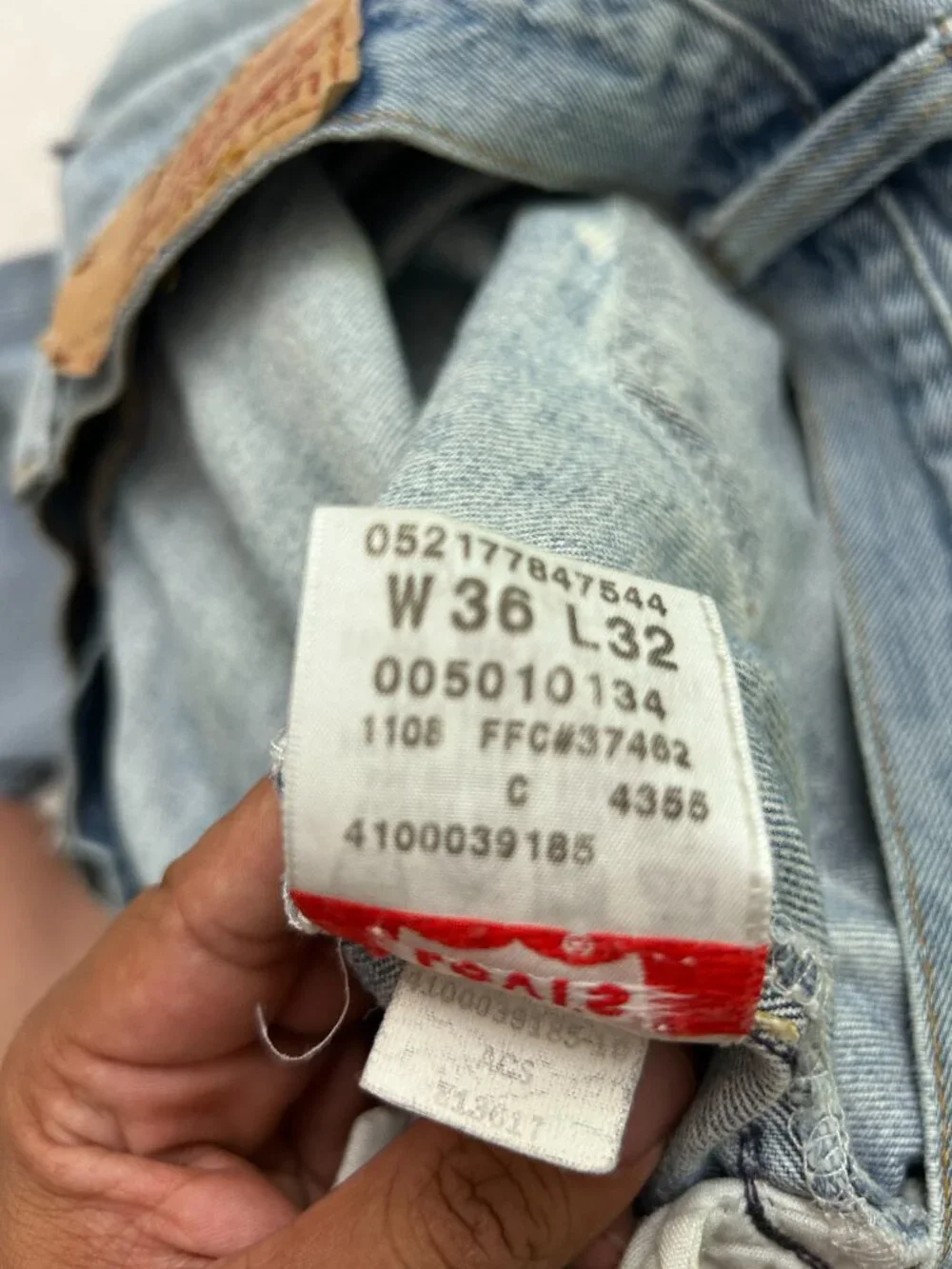 Levi’s 501 XX Jeans Men’s 36x32 Light Wash Distressed Straight Leg Button Fly